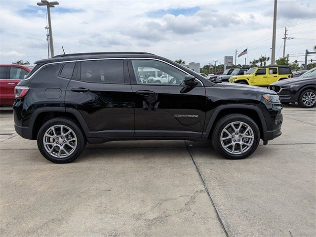 2024 Jeep Compass Latitude Lux