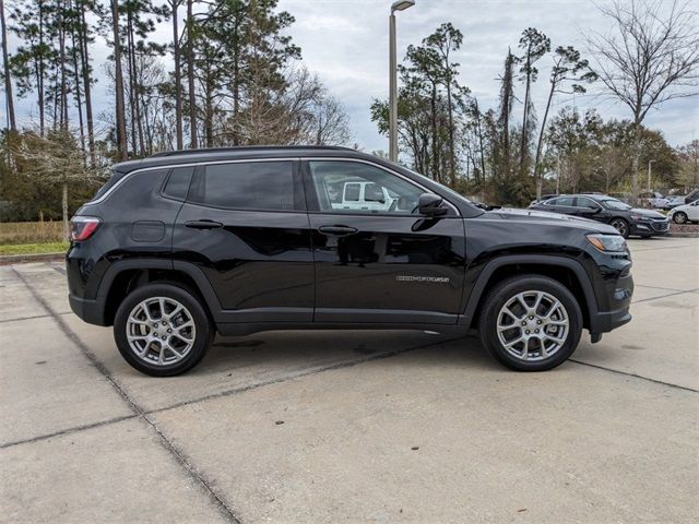 2024 Jeep Compass Latitude Lux