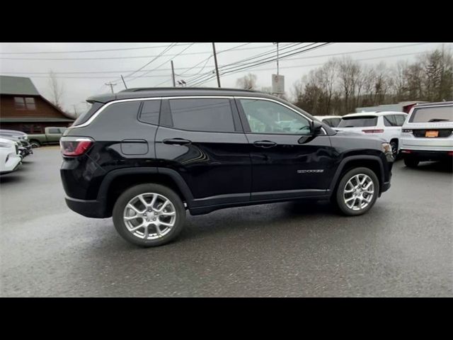 2024 Jeep Compass Latitude Lux