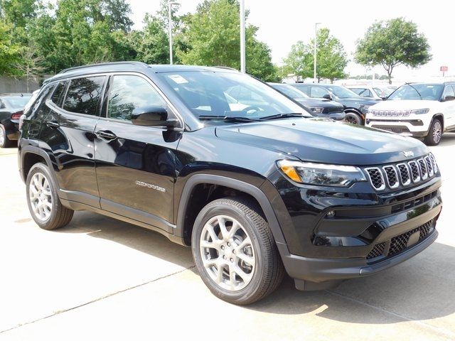 2024 Jeep Compass Latitude Lux