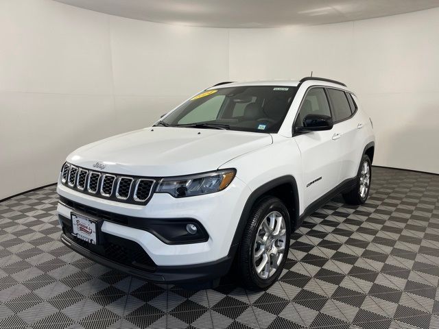 2024 Jeep Compass Latitude Lux