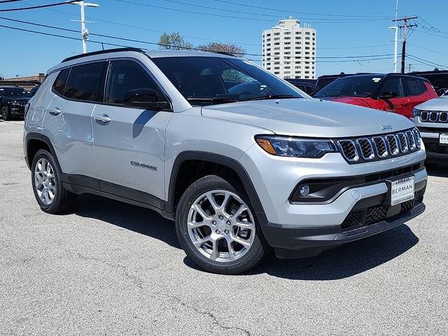 2024 Jeep Compass Latitude Lux