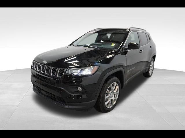 2024 Jeep Compass Latitude Lux