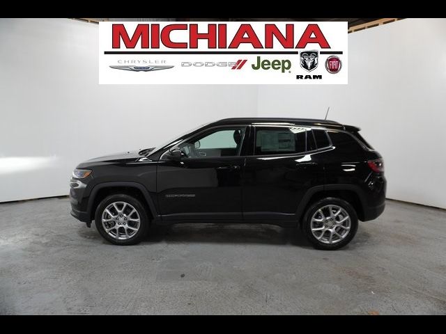 2024 Jeep Compass Latitude Lux