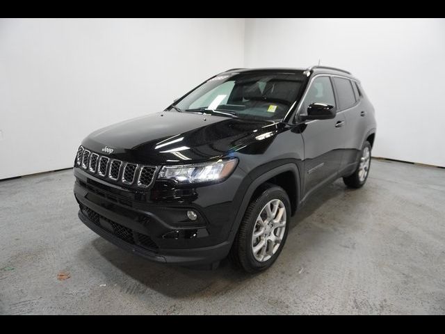 2024 Jeep Compass Latitude Lux