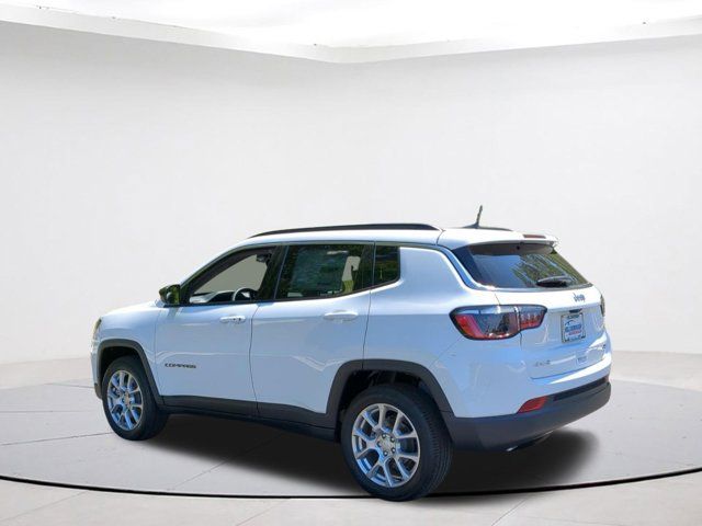 2024 Jeep Compass Latitude Lux