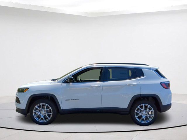 2024 Jeep Compass Latitude Lux