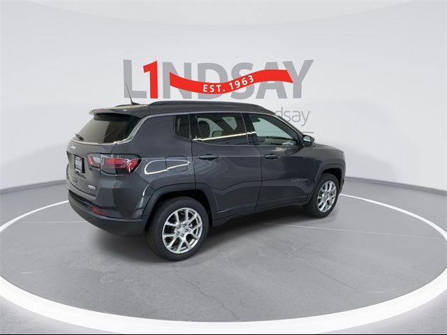 2024 Jeep Compass Latitude Lux