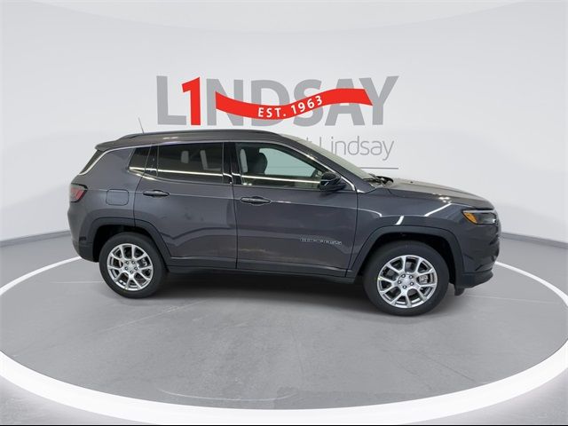 2024 Jeep Compass Latitude Lux