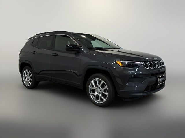 2024 Jeep Compass Latitude Lux