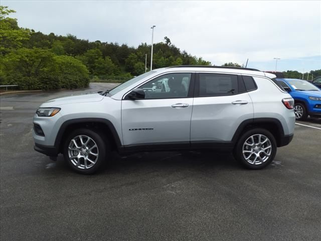 2024 Jeep Compass Latitude Lux