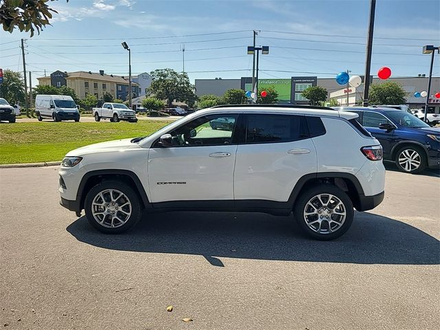 2024 Jeep Compass Latitude Lux