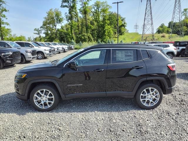 2024 Jeep Compass Latitude Lux