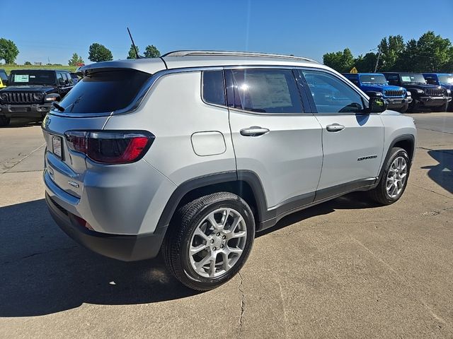 2024 Jeep Compass Latitude Lux