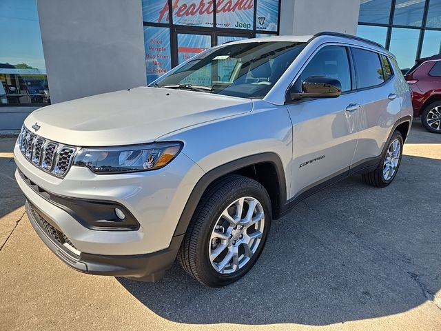 2024 Jeep Compass Latitude Lux