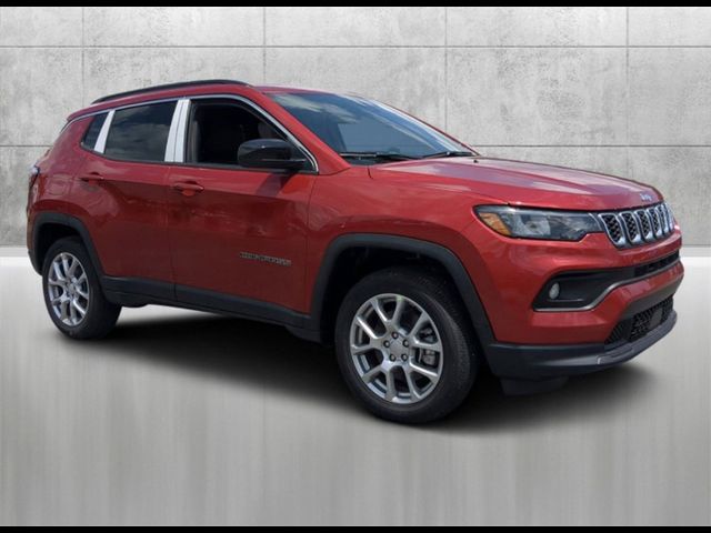 2024 Jeep Compass Latitude Lux