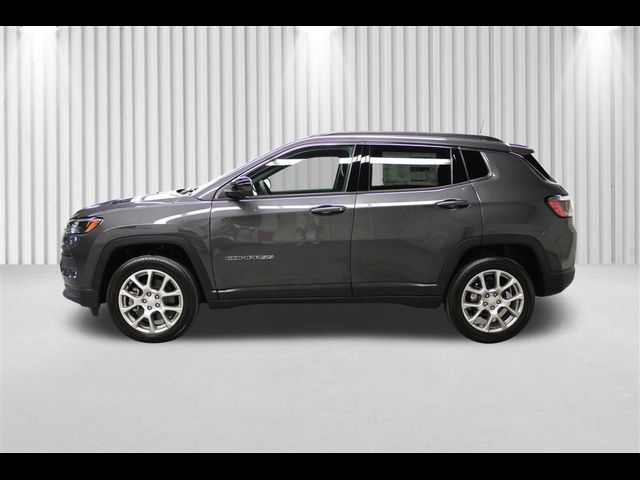 2024 Jeep Compass Latitude Lux