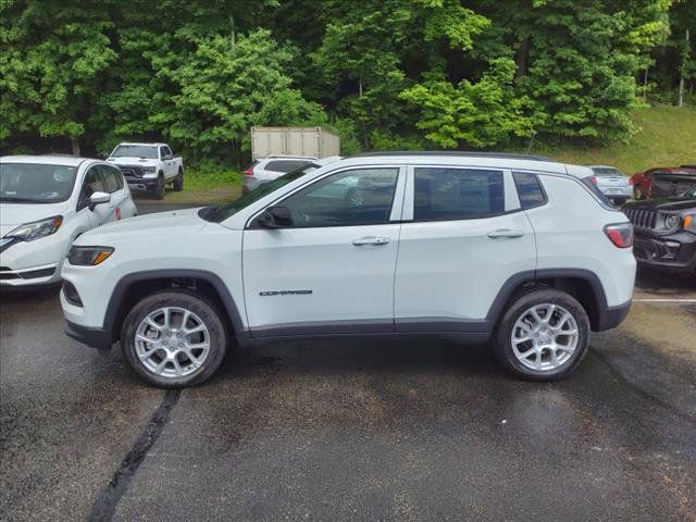 2024 Jeep Compass Latitude Lux