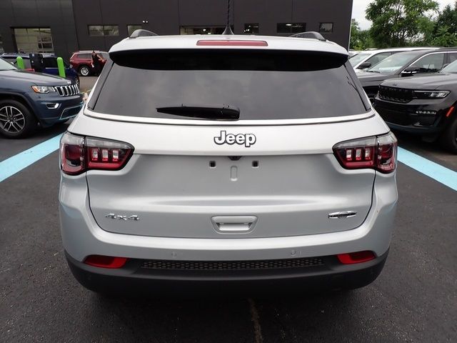 2024 Jeep Compass Latitude Lux