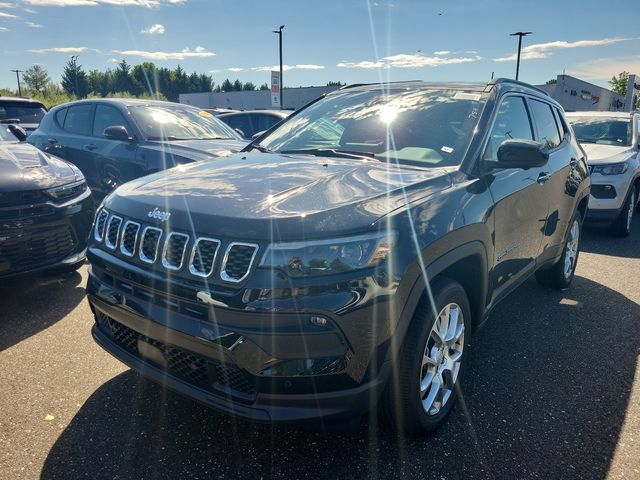 2024 Jeep Compass Latitude Lux