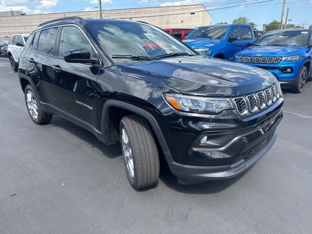 2024 Jeep Compass Latitude Lux