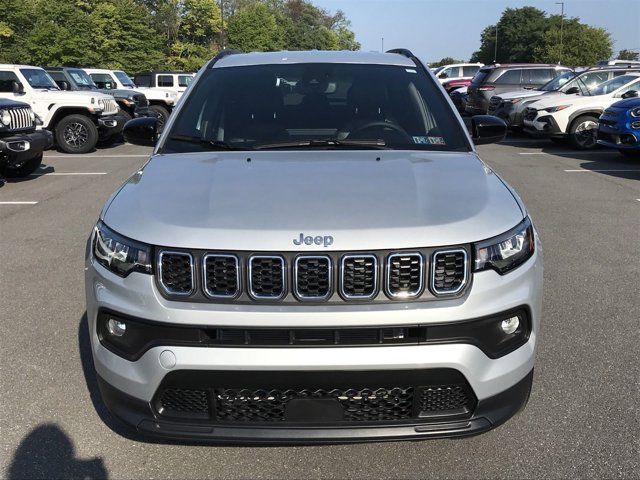 2024 Jeep Compass Latitude Lux