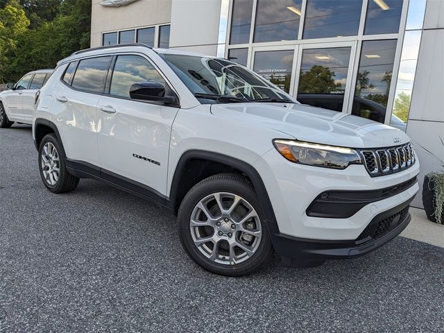 2024 Jeep Compass Latitude Lux