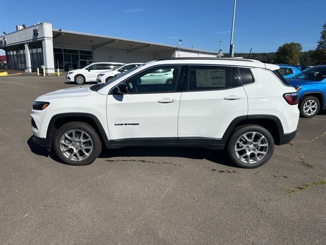 2024 Jeep Compass Latitude Lux