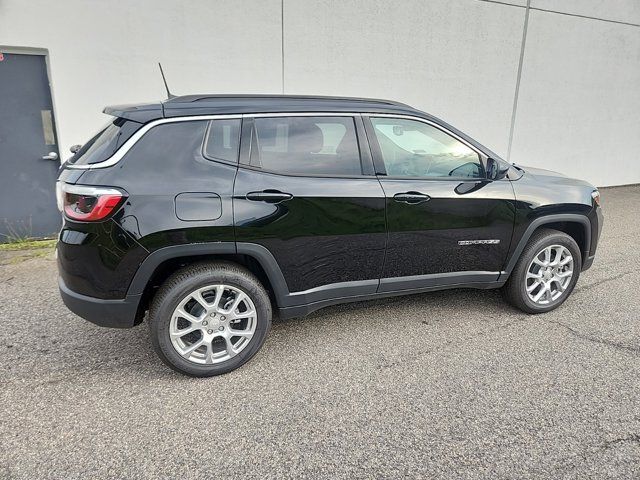 2024 Jeep Compass Latitude Lux