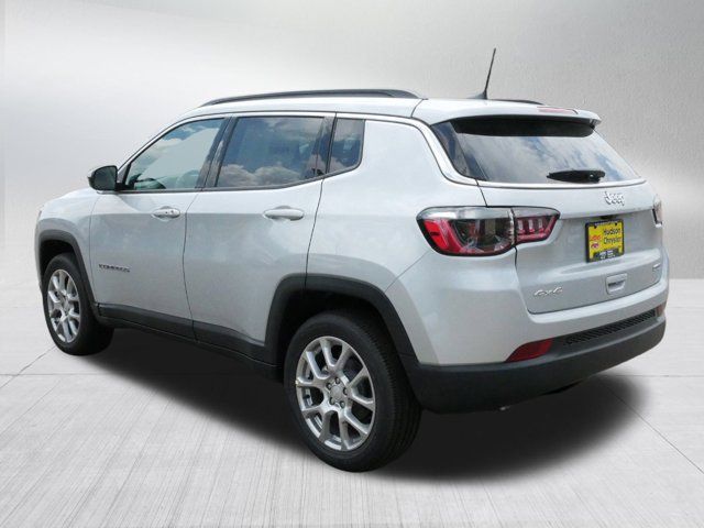 2024 Jeep Compass Latitude Lux