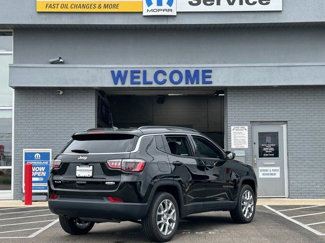 2024 Jeep Compass Latitude Lux