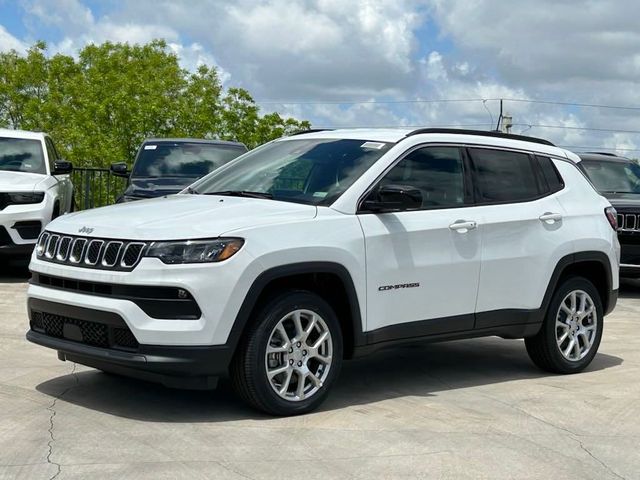 2024 Jeep Compass Latitude Lux