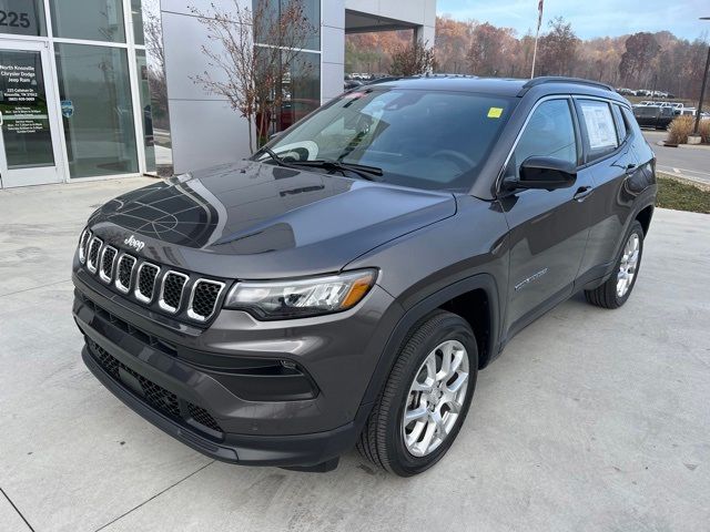 2024 Jeep Compass Latitude Lux