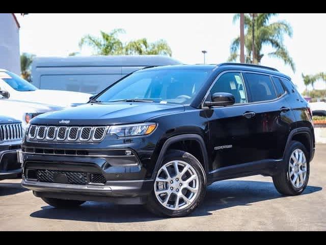 2024 Jeep Compass Latitude Lux