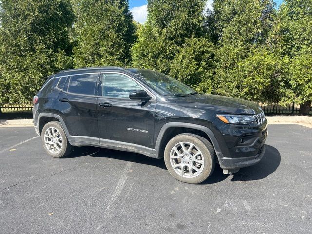 2024 Jeep Compass Latitude Lux