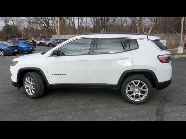 2024 Jeep Compass Latitude Lux