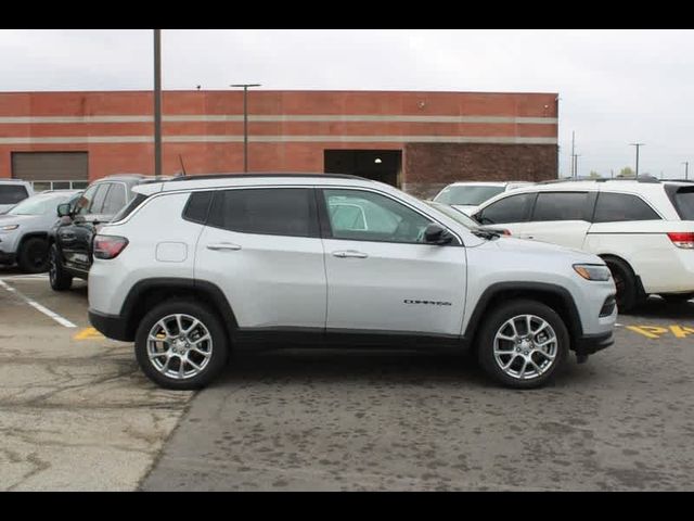 2024 Jeep Compass Latitude Lux