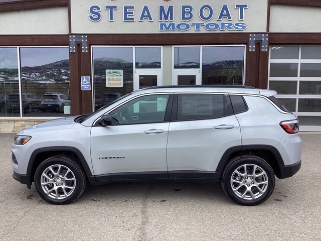 2024 Jeep Compass Latitude Lux