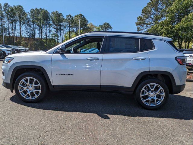 2024 Jeep Compass Latitude Lux