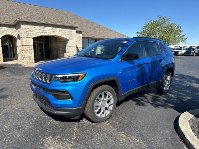 2024 Jeep Compass Latitude Lux