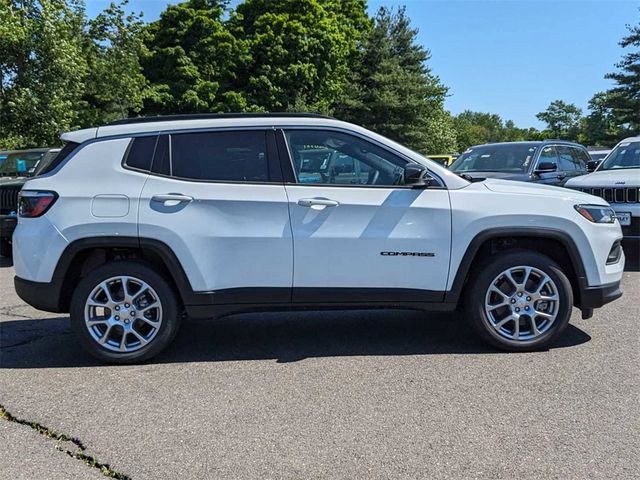 2024 Jeep Compass Latitude Lux