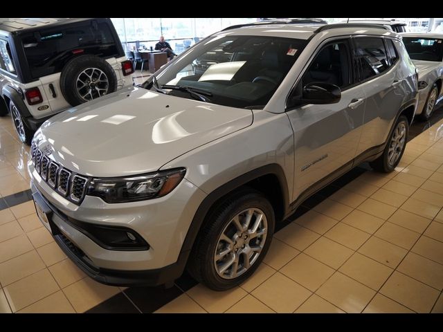 2024 Jeep Compass Latitude Lux