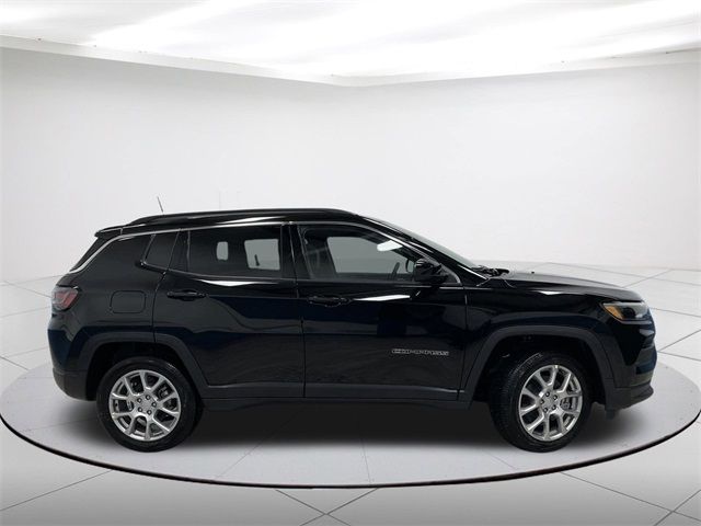 2024 Jeep Compass Latitude Lux