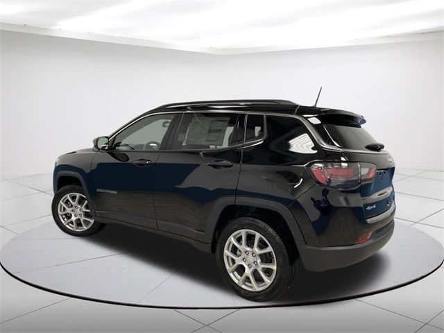 2024 Jeep Compass Latitude Lux