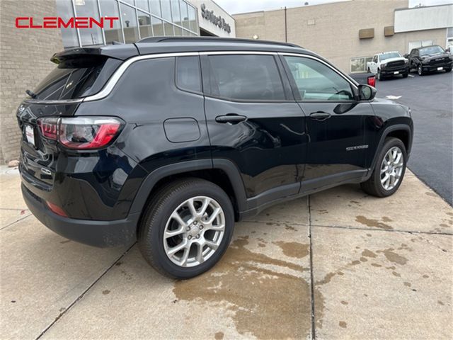 2024 Jeep Compass Latitude Lux