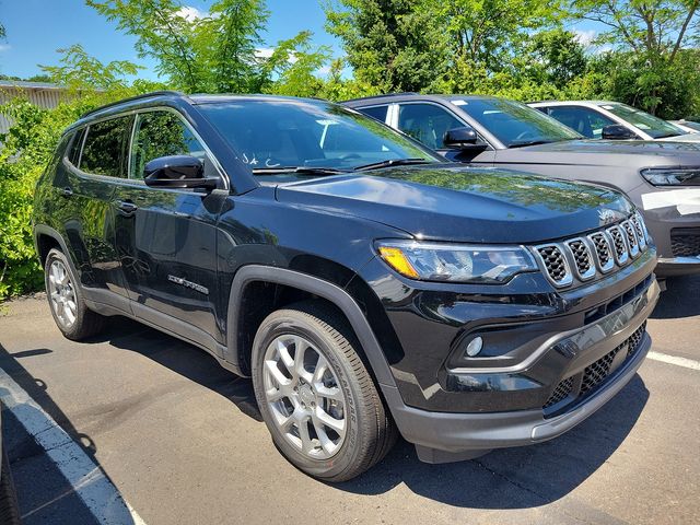 2024 Jeep Compass Latitude Lux