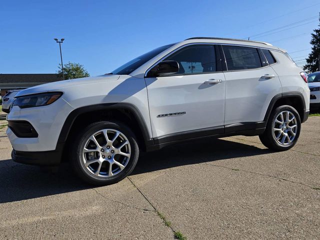 2024 Jeep Compass Latitude Lux