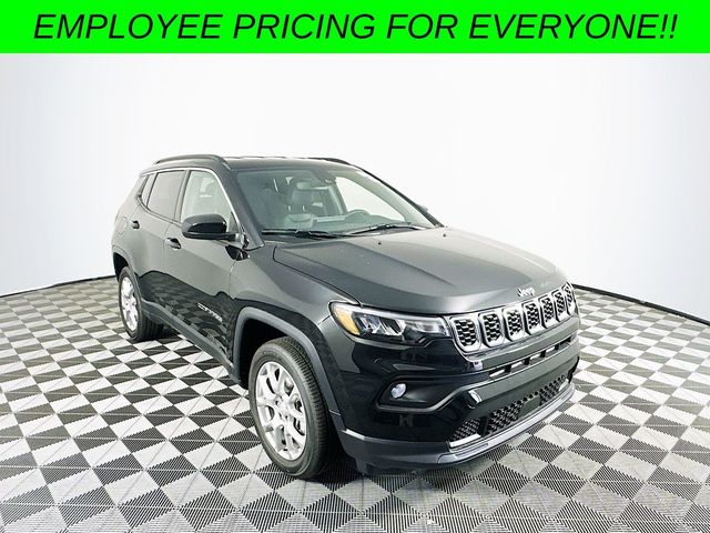 2024 Jeep Compass Latitude Lux