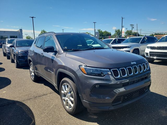 2024 Jeep Compass Latitude Lux