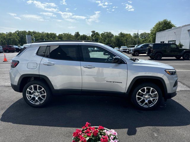 2024 Jeep Compass Latitude Lux